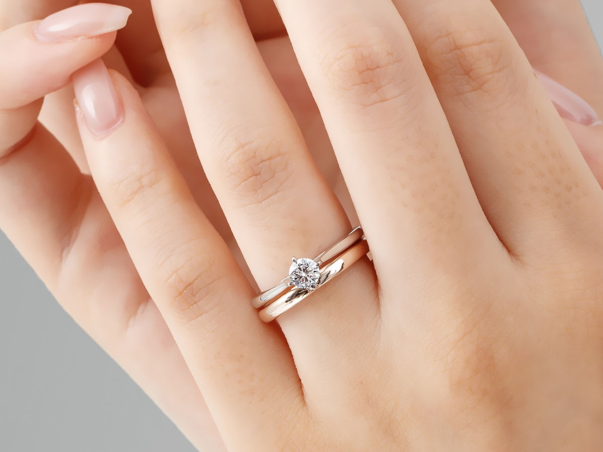 新月 セットリング着用画像 重ね付け