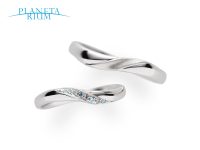 ペルセウス結婚指輪アイスブルーダイヤ